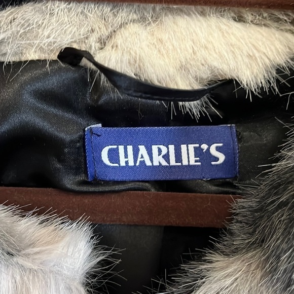 Charlie’s Grey Cream White Tonal Chevron Faux Rabbit Fur Winter Coat - Picture 4 of 10